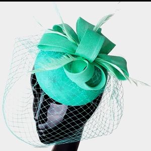Sophisticated Pillbox Fascinator Ribbon Feathers Lace Veil Derby Tea Church